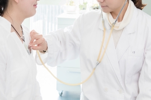 社保中的醫(yī)療保險包括生育險嗎？